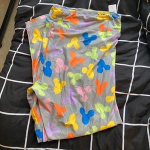 NWT Disney leggings